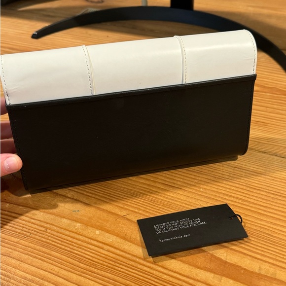 Perin Clutch - Picture 5 of 9